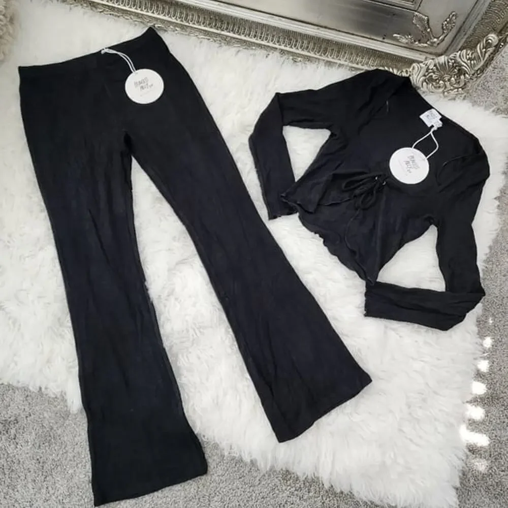 Princess Polly Iris set. Black. Matching Set. Good Stretch. Size 6. New